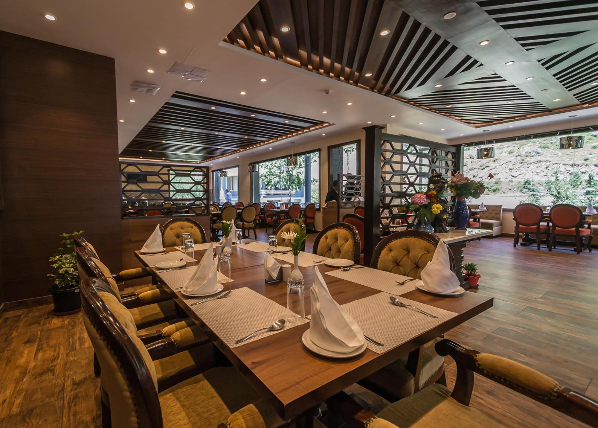 The Highland Park Hotel Manali  Exterior photo