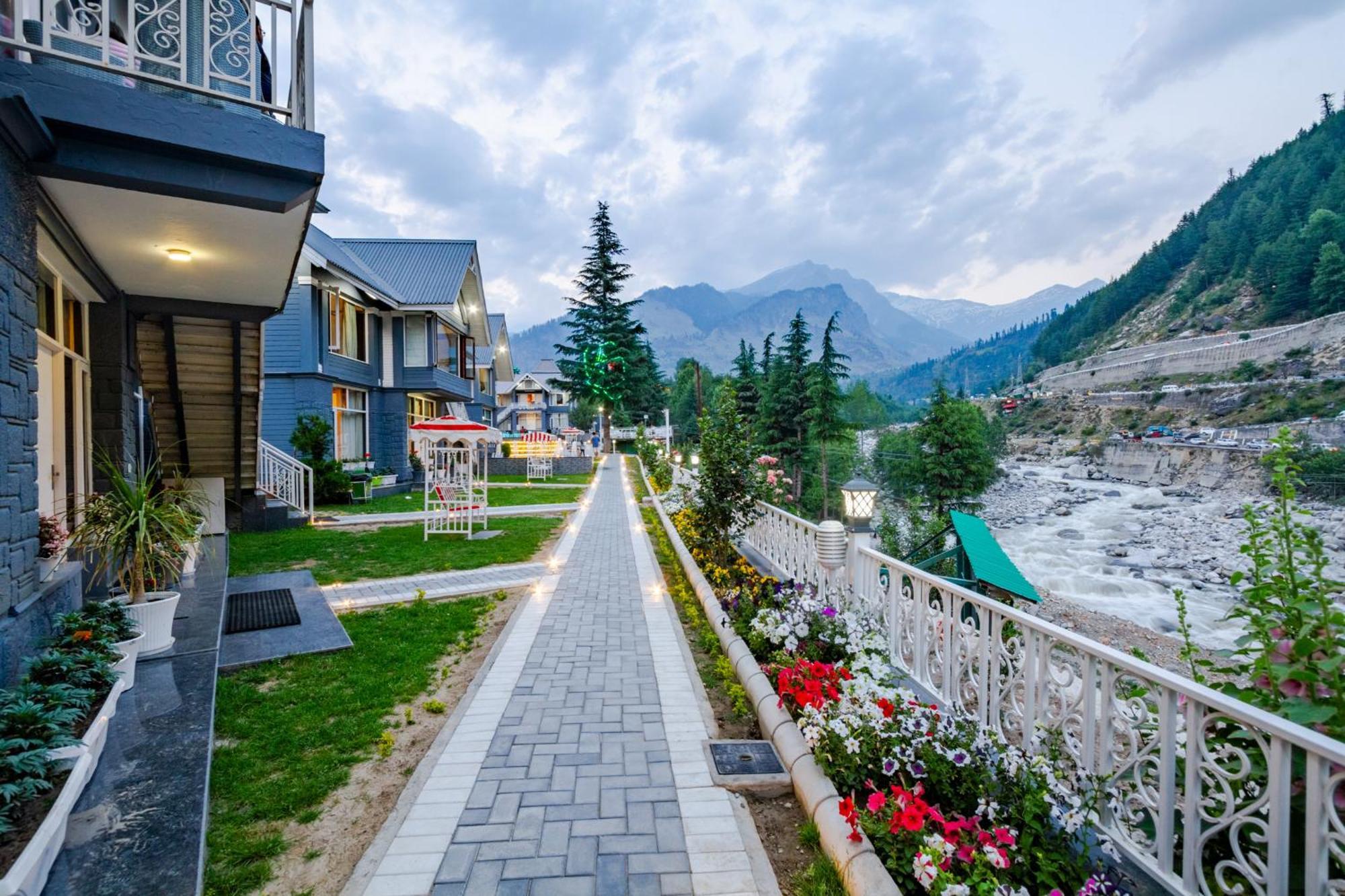 The Highland Park Hotel Manali  Exterior photo